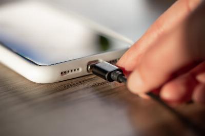 Quelle est la probabilité qu'une charge rapide endommage mon téléphone ?