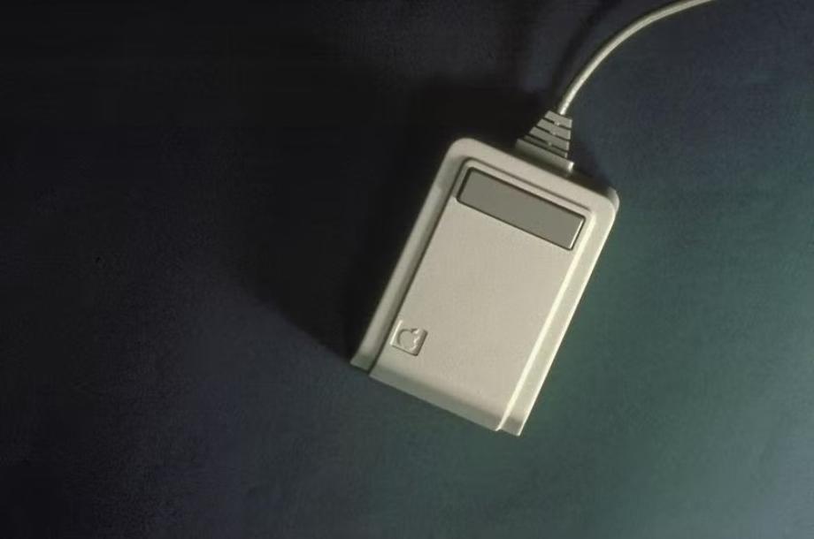 La première souris Apple développée par David Kelley. (IDÉO)