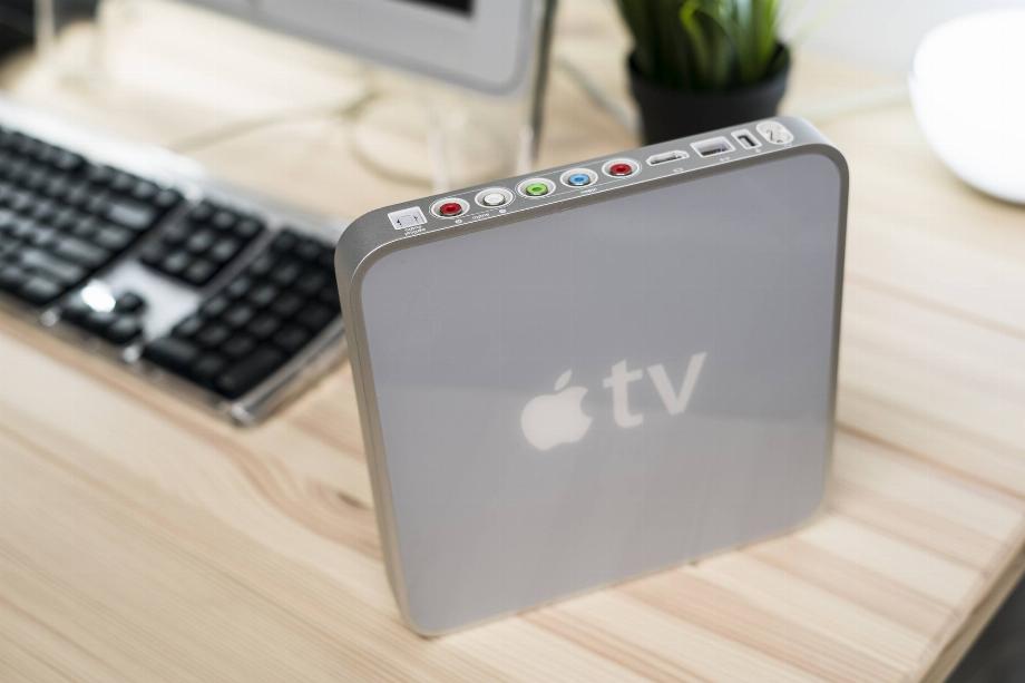 Premier appareil Apple TV sorti en 2007. (Macstories)