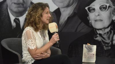 Luciana Mantero : « Aujourd'hui, les embryons sont choisis par l'intelligence artificielle. Le futur est arrivé"