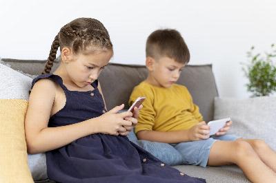 Un groupe de sénateurs américains a présenté une loi visant à interdire les réseaux sociaux aux enfants