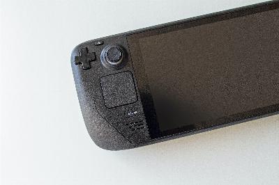 Pourquoi les soldats en Ukraine utilisent la console Steam Deck