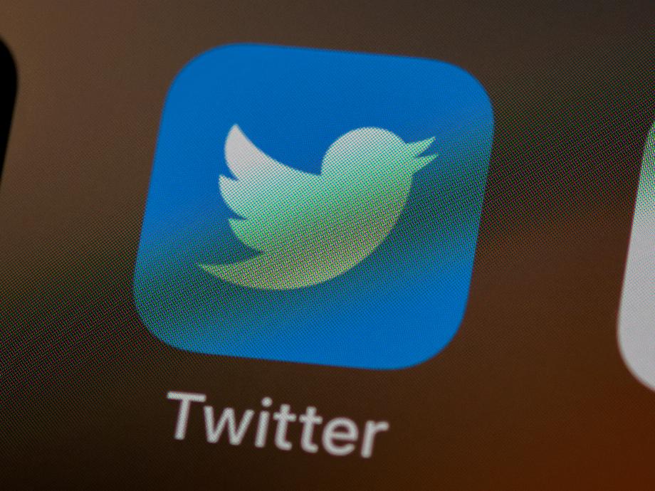 La suppression de comptes rendra plus de noms d'utilisateur disponibles. (Déséclabousser)