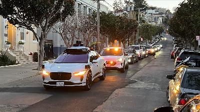 Les taxis sans conducteur en Californie présentent à nouveau de graves défauts et provoquent des accidents et des embouteillages