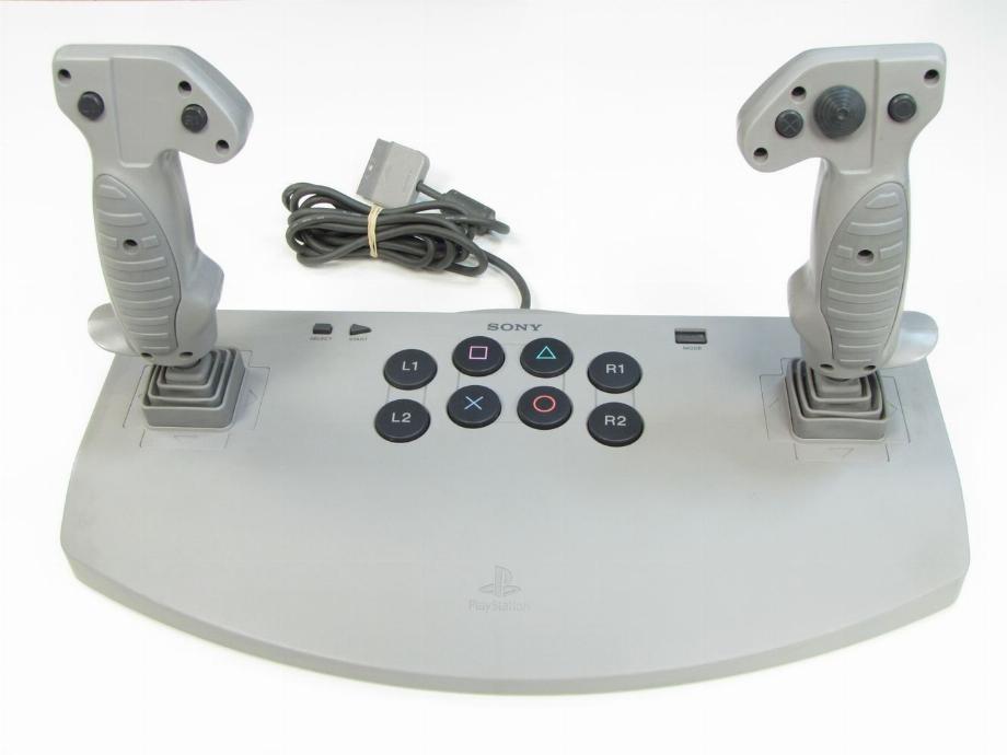 Le joystick analogique PlayStation permettait une plus grande variété de mouvements qui pouvaient être effectués avec un contrôleur ordinaire pour la console.