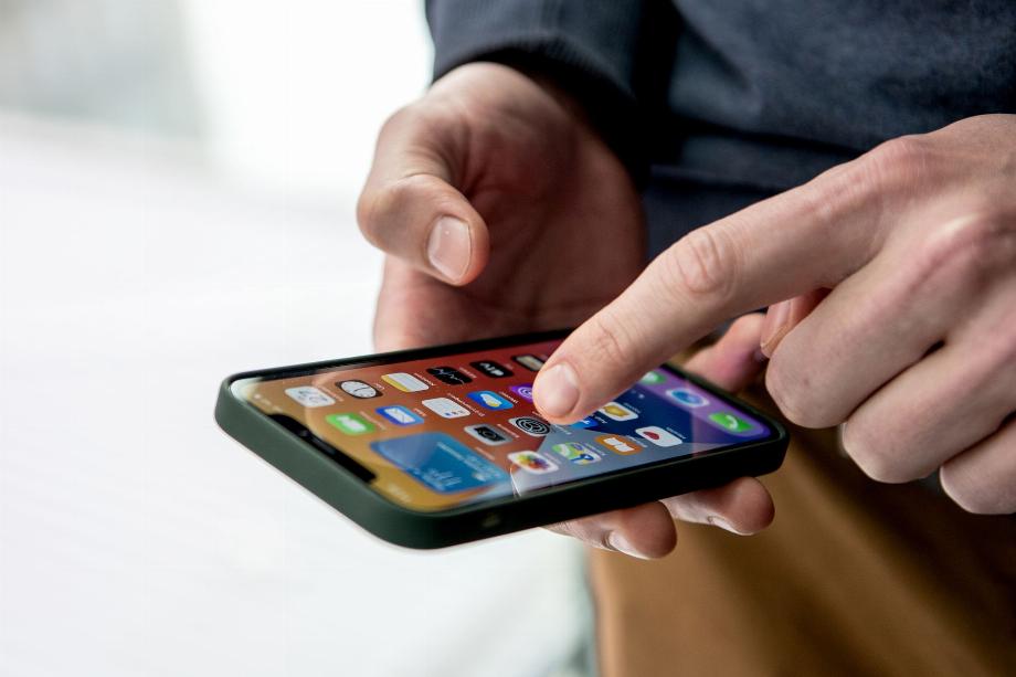Astuces pour éliminer l'espace et avoir plus de stockage sur iPhone. Archive. Photo : Zacharie Scheurer/dpa