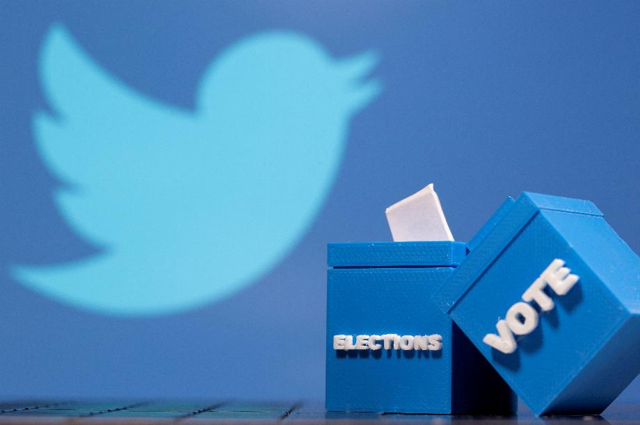 Le contenu politique sur Twitter pourrait générer une plus grande polarisation selon une étude menée par des chercheurs des universités de Cornell et de Berkeley. (REUTERS/Dado Ruvic)