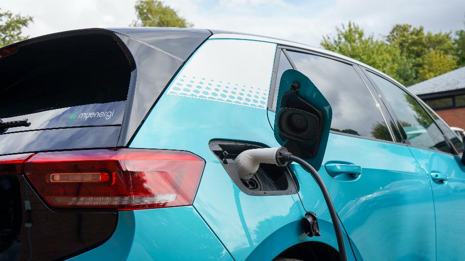 Les batteries de ces véhicules sont conçues pour durer au moins huit ans. (Déséclabousser)