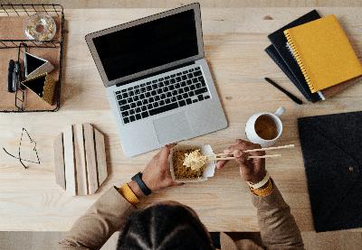 Comment l'intelligence artificielle a changé la communication avec les entreprises dans le monde