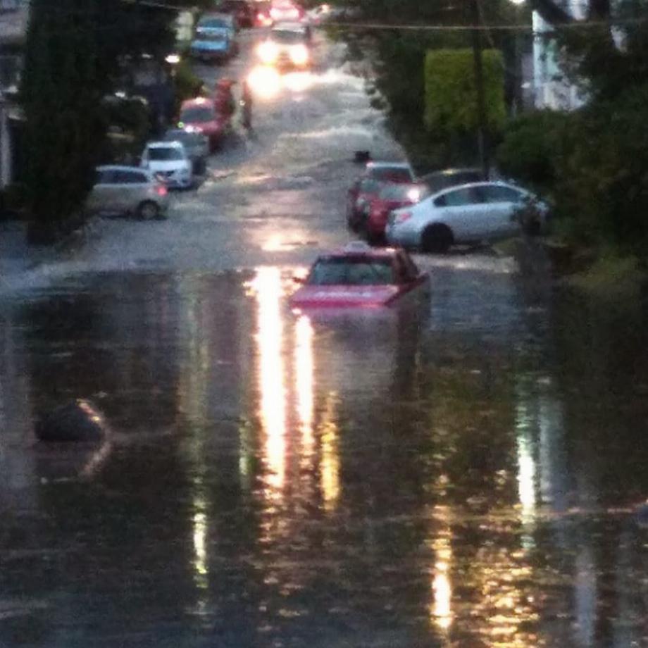 L'un des principaux risques face aux inondations sont les accidents dus aux décharges électriques. (Twitter/SGIRPC_CDMX)