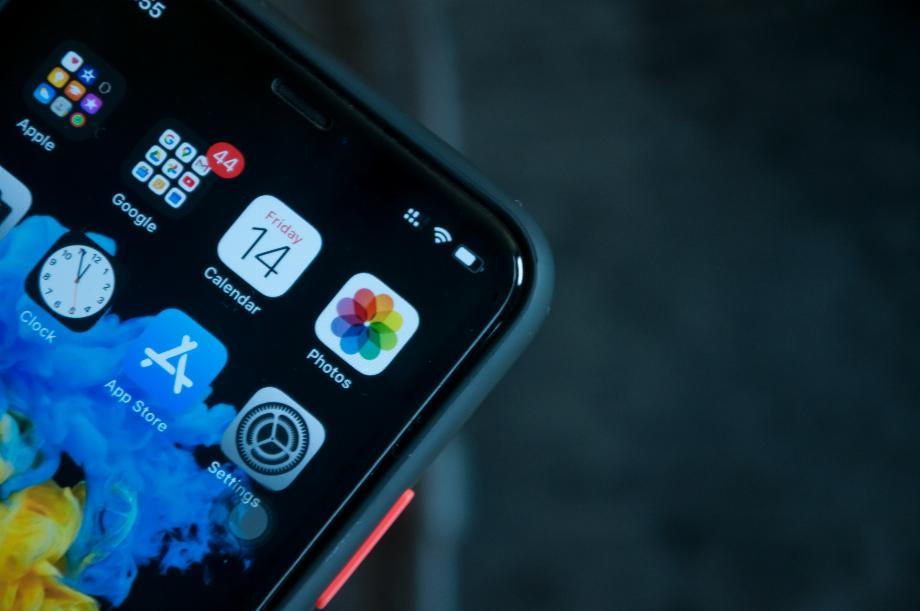Une version bêta peut endommager la batterie du téléphone portable si l'on n'y prend pas garde. (Déséclabousser)