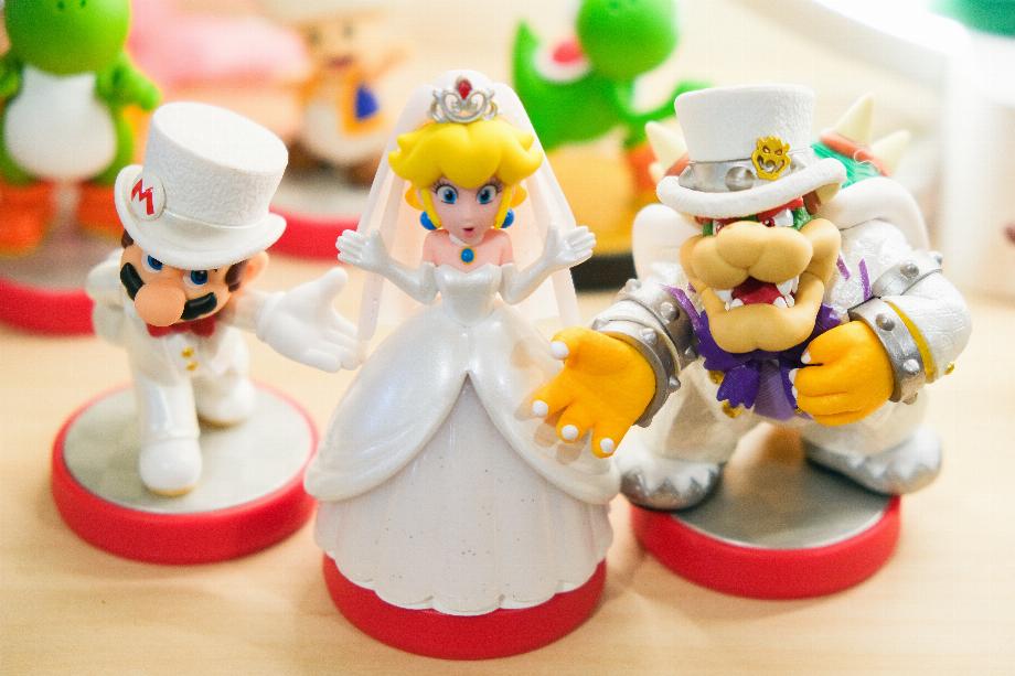Les Amiibo ont commencé sous forme de cartes et il existe maintenant des dizaines de figurines de personnages de jeux vidéo. (Déséclabousser)