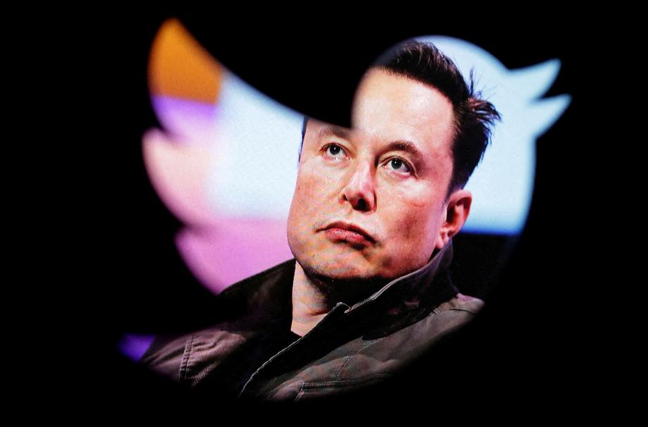 De meilleures fonctionnalités et des versions plus rapides sont les exigences d'Elon Musk pour que les employés de Twitter rivalisent avec Threads. (REUTERS/Dado Ruvic)