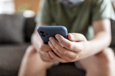 Comment contrôler l'heure et le contenu auxquels les enfants accèdent depuis le téléphone portable