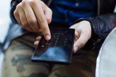 Qu'est-ce que le bouton d'urgence sur le téléphone portable et comment l'activer