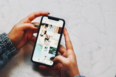 Un couple a vendu son bébé pour acheter un iPhone 14 et devenir influenceur