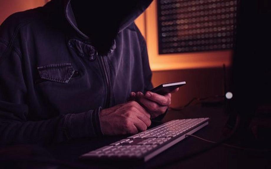 Les e-mails de phishing cherchent à inciter les utilisateurs à fournir volontairement des informations bancaires. (Igor Stevanovic/Getty Images)