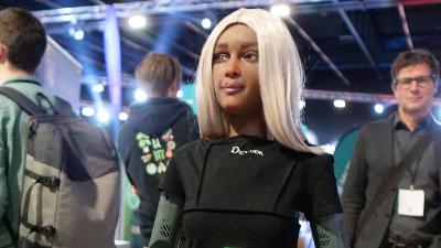 Mika, un robot PDG alimenté par l'IA qui pense qu'il est meilleur qu'Elon Musk et Mark Zuckerberg