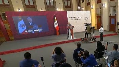 AMLO chante 'My way' avec l'aide de l'Intelligence Artificielle à La Mañanera | VIDÉO