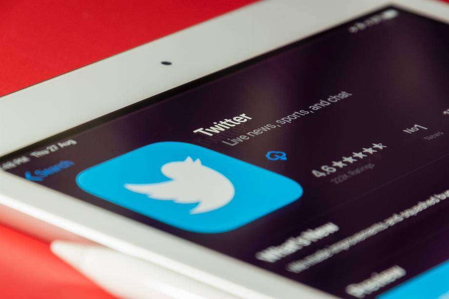 Le shadowban de Twitter : Une mesure discrète pour modérer les contenus sur la plateforme. (Déséclabousser)