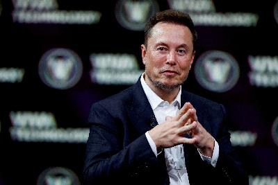 Elon Musk a promis une couverture juridique "illimitée" aux utilisateurs qui ont des problèmes de travail en raison de leurs publications