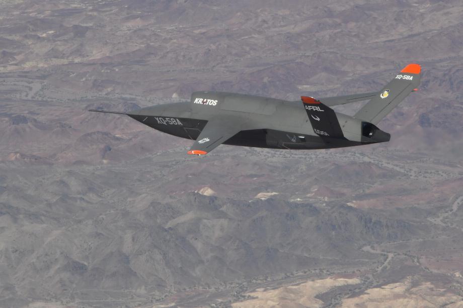 Le drone de combat Kratos XQ-58A Valkyrie photographié lors du deuxième vol d'essai le 11 juin 2019.