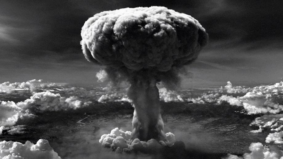 Les bombes atomiques larguées sur Hiroshima et Nagasaki étaient des bombes à fission nucléaire qui ont déclenché une réaction en chaîne (fichier DEF)