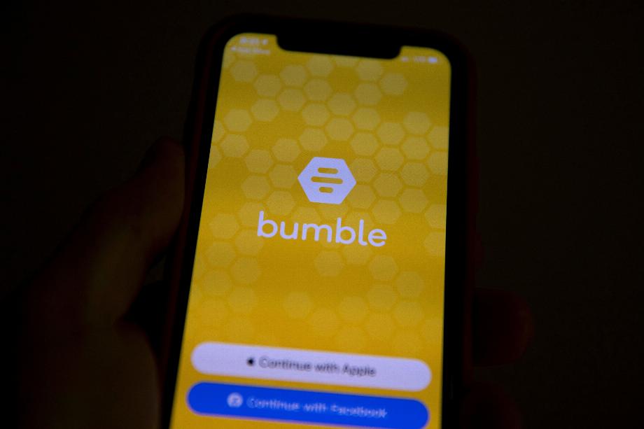 Bumble renforce son expérience premium avec des fonctionnalités innovantes REUTERS/Mike Blake/Illustration/File Photo
