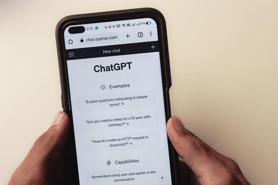 Les éditeurs s'unissent pour protéger le contenu des trackers IA. (Pexel)