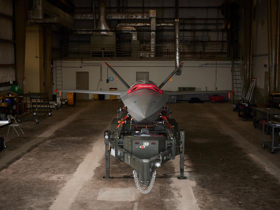 La Valkyrie est un prototype de ce que l'Air Force espère devenir un complément puissant à sa flotte de chasseurs traditionnelle, fournissant aux pilotes humains un essaim de robots hautement entraînés à déployer au combat (NYT)