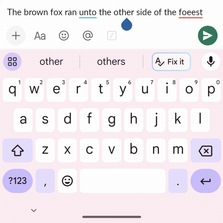 Corrigez-le dans Gboard, qui se trouve en haut à droite. (9to5Google)
