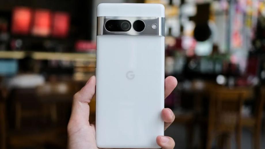 Modèle prototype de ce qui est censé être le Pixel 8 Pro. (91Mobiles)
