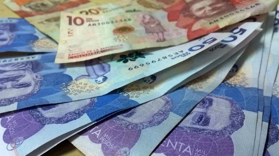 Quel devrait être le salaire minimum en Colombie selon IA - crédit Leonel Cordero.