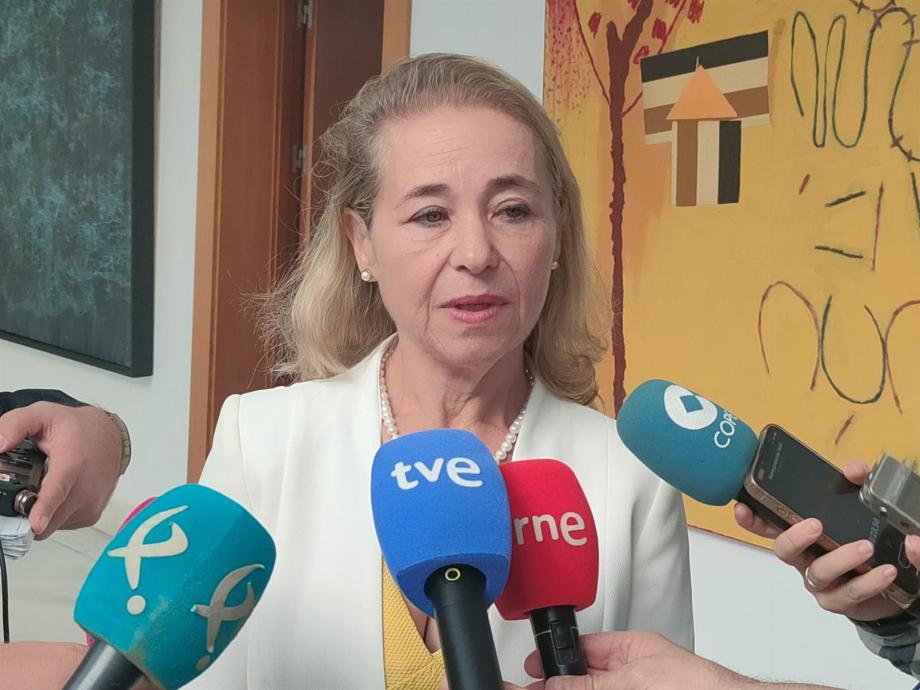 Le cas d'Almendralejo inquiète l'Espagne. Mercedes Vaquera, ministre de l'Éducation d'Estrémadure, dont dépend la municipalité, s'engage à réglementer l'IA pour éviter que les cas ne se reproduisent