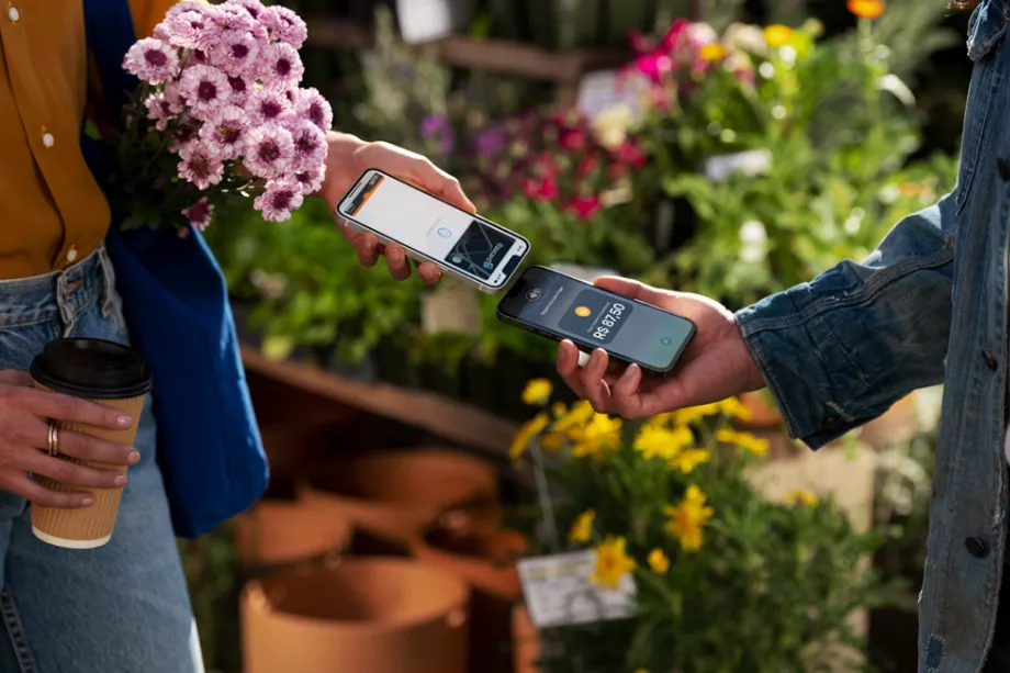 Le paiement sans contact est activé pour les petits commerçants et les grands magasins. (Manzana)