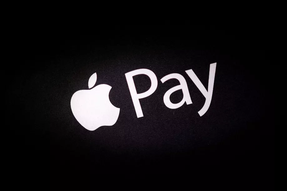 Apple Pay est la plateforme de paiement préférée des jeunes, devant d'autres comme Cash App et PayPal. (Reuters/Dado Ruvic)