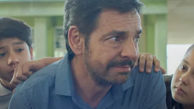 Eugenio Derbez juge "suspect" qu'ils aient repris ses déclarations controversées en parlant du travail non rémunéré : "Soyez plus intelligent"