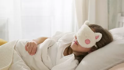 Le danger qu'a couru une fille : ils pensaient que son bras lui démangeait à cause de son pyjama mais la raison était presque mortelle