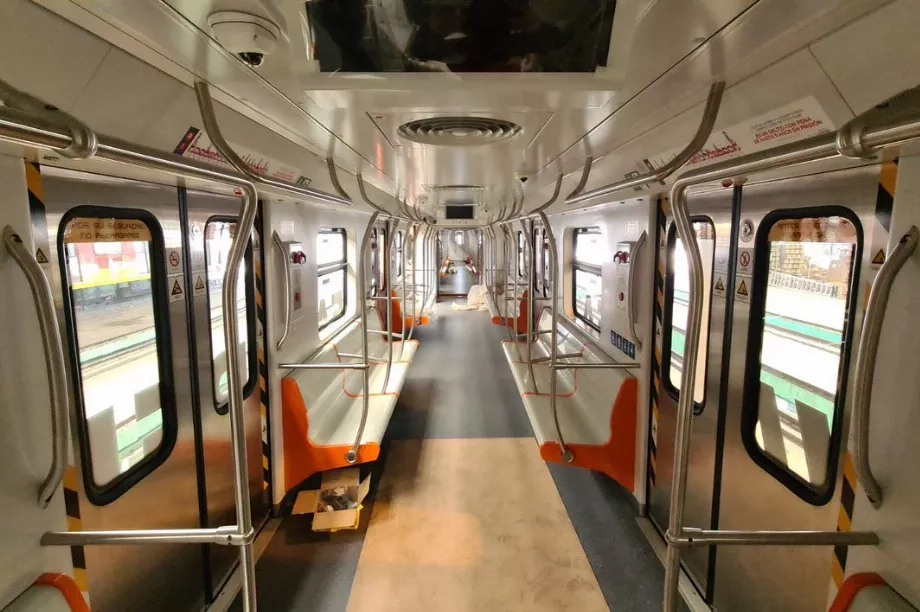 Le créateur de contenu a raconté comment il a dû faire face aux moqueries de certains passagers en essayant de descendre du train (Metrocdmx)