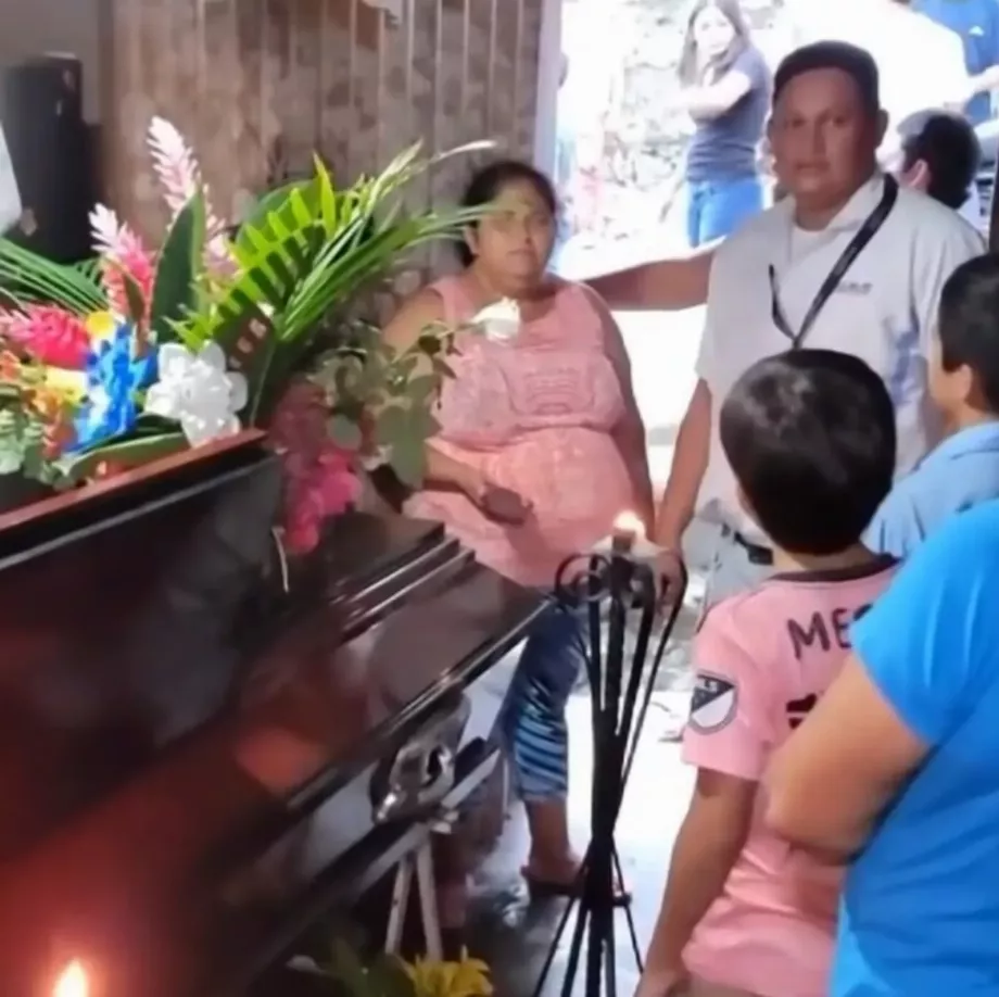 Vilma Fuentes veillait sur son fils prétendument décédé. (Crédit : Telemundo)