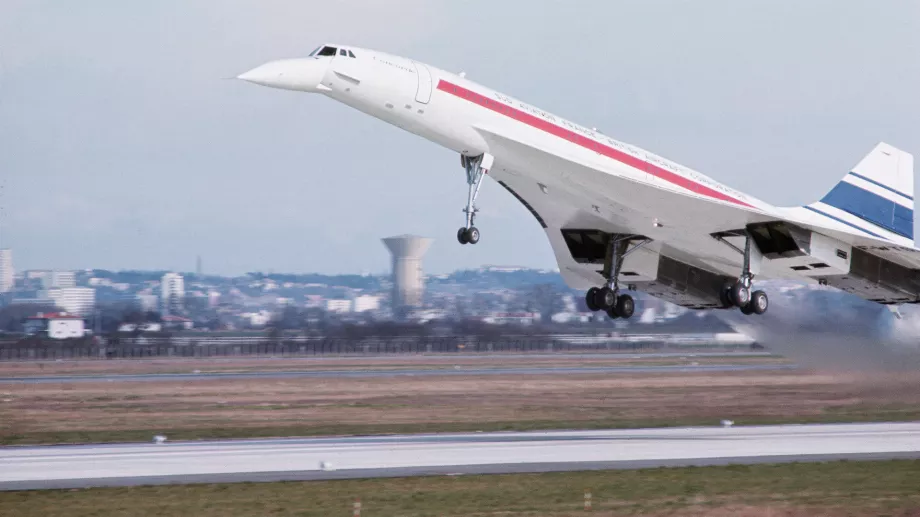Le Concorde décolle d'une piste pour son premier vol. (Photo par © Marc Garanger/CORBIS/Corbis via Getty Images)