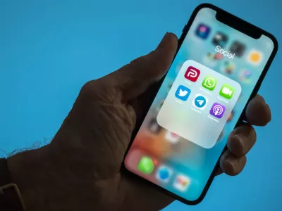 Comment savoir qui m'a supprimé de WhatsApp