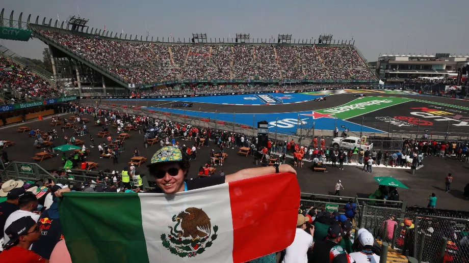 L'Autodromo Hermanos Rodriguez peut accueillir 110 000 personnes. (Reuters/Henry Romero)