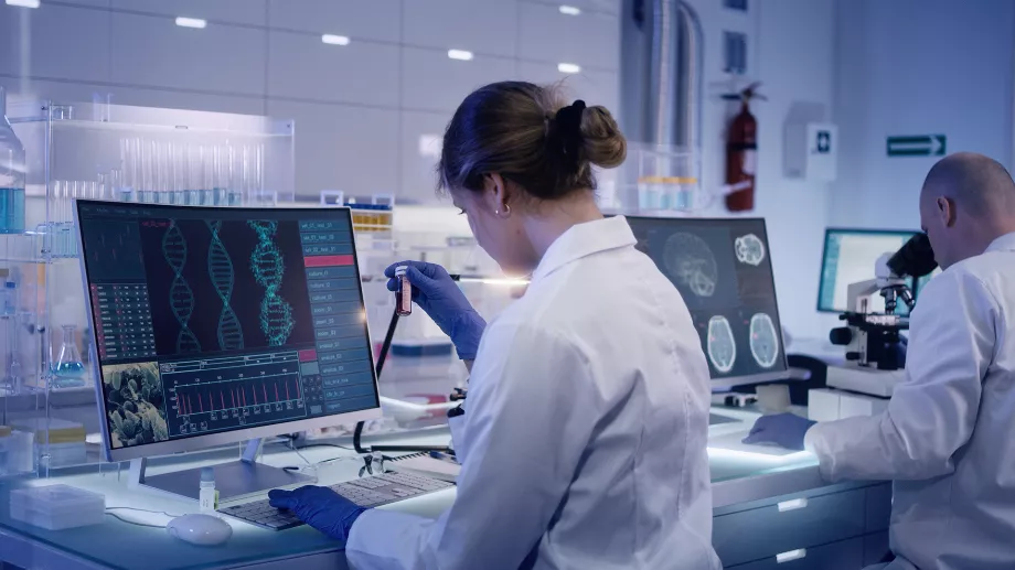Jusqu’à présent, ils ont réussi à classer seulement 0,1 % des altérations de la séquence de lettres, appelées mutations, comme inoffensives ou nocives. (Getty Images)