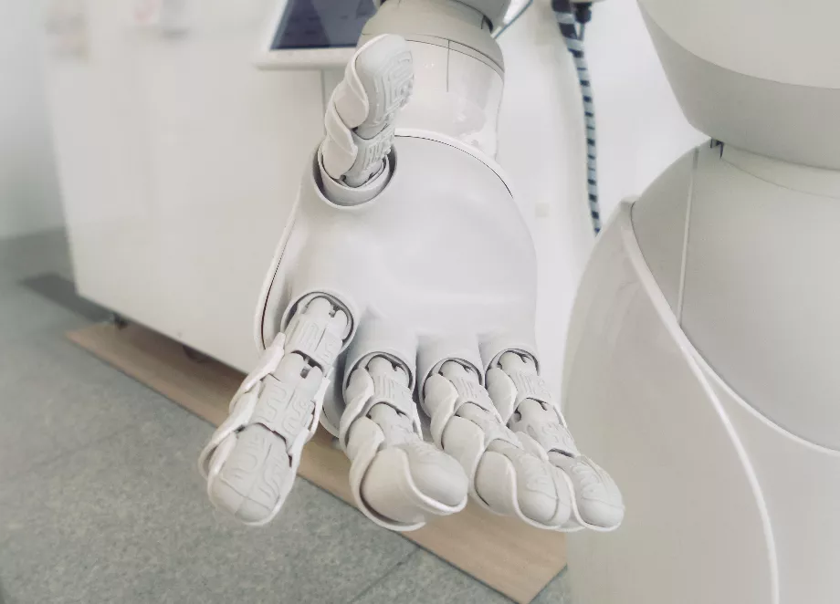 Les gens peuvent attribuer des qualités humaines à l'IA et même certains experts considèrent déjà que l'anthropomorphisation de l'intelligence artificielle est un phénomène courant dans la société actuelle. (Unsplash)