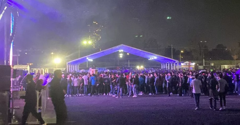 Sur les réseaux sociaux, ils ont rapporté que participer à l'événement était une odyssée, en raison de l'organisation du personnel du stade. (@trinodj)