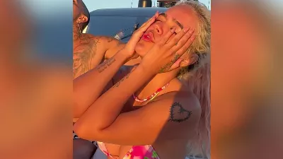 Karol G a fait une énorme « crise de colère » pendant ses vacances : quelle en était la raison ?