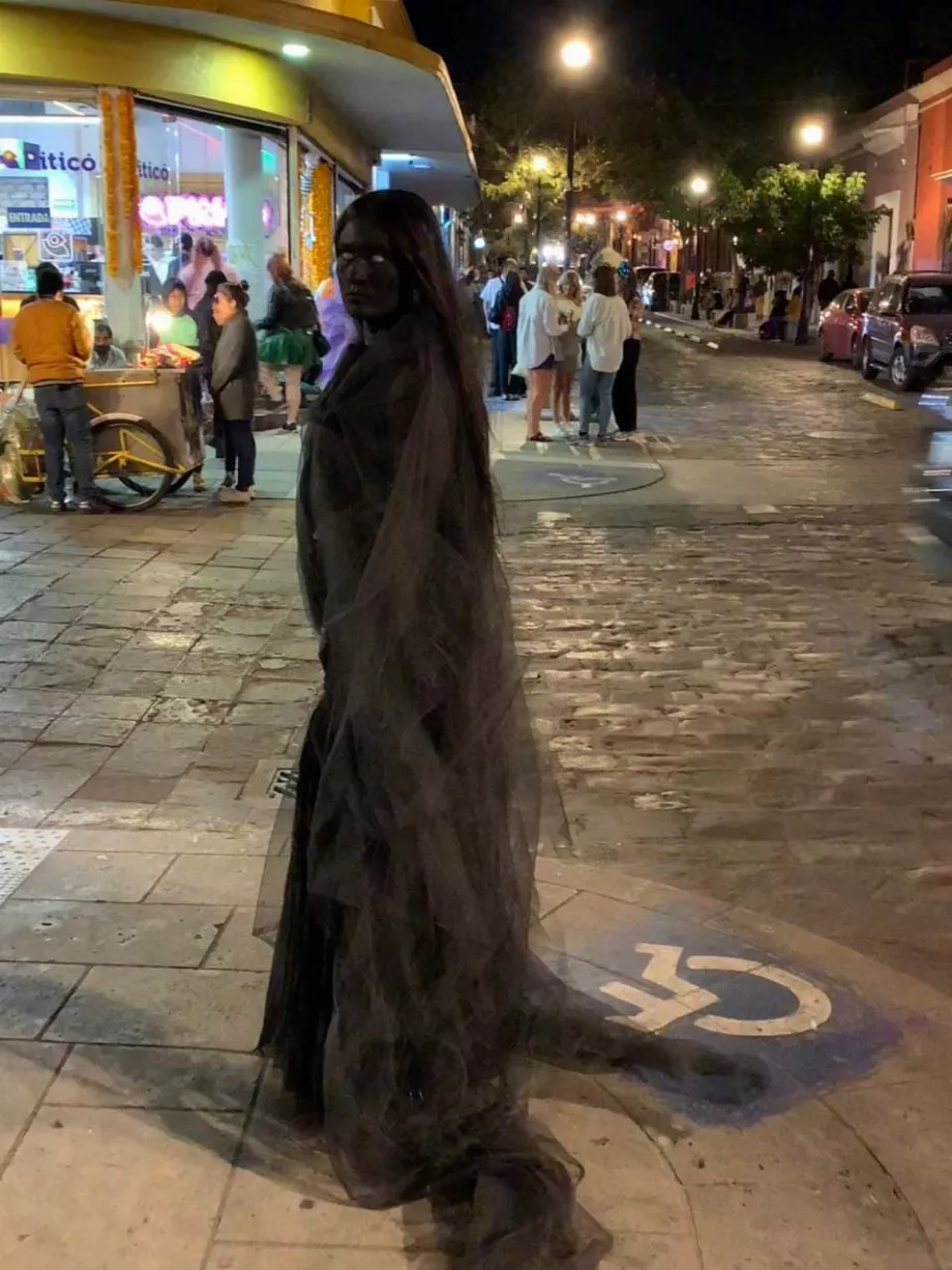Le réalisme de son costume a provoqué non seulement l'euphorie parmi les Oaxacas, mais aussi la peur. Photo : Ary Suárez