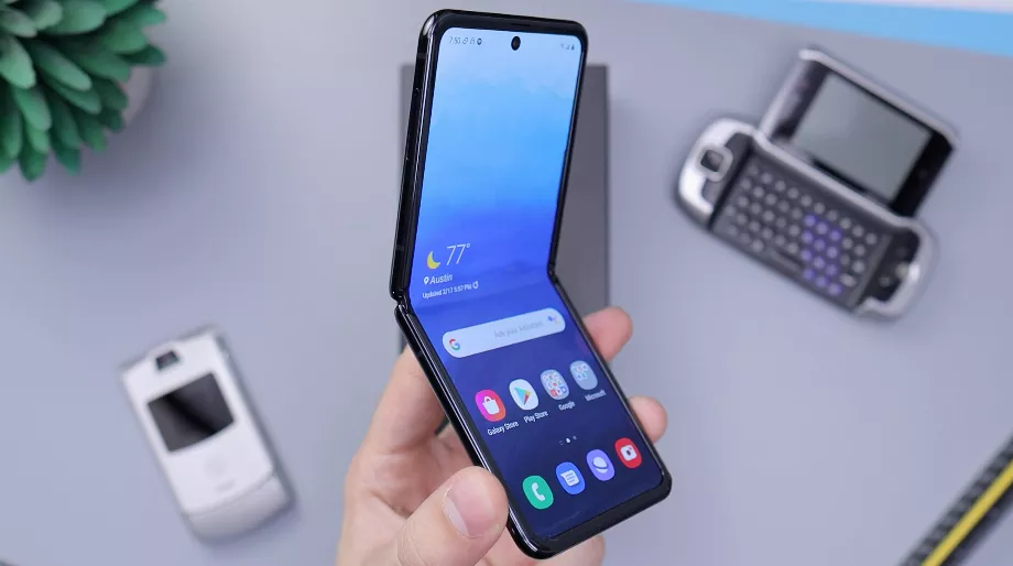 L’industrie de la téléphonie mobile se redresse, même si elle reste avec des chiffres faibles par rapport à 2022. (Unsplash)