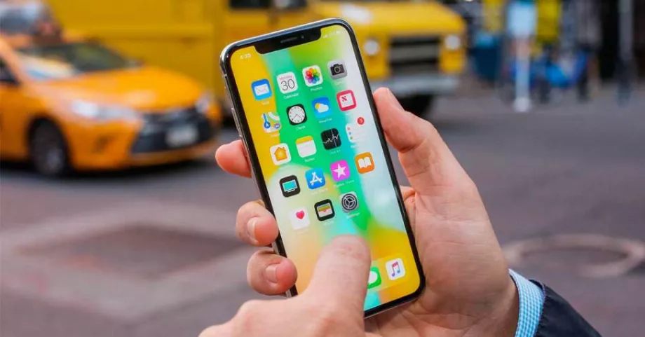 Le mode avion, les données cellulaires et même la carte SIM pourraient être les sources possibles du problème sur les téléphones Apple. (photo : Cinco Dias)